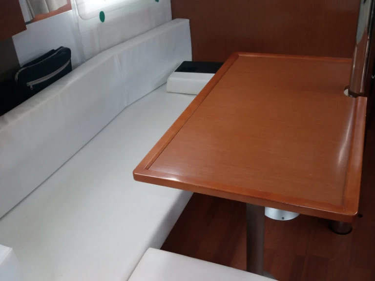 Uthyrning Segelbåt  i Cannigione - Bénéteau Oceanis 38