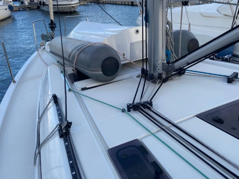 Hyr en Bénéteau Oceanis 40.1 Procida 