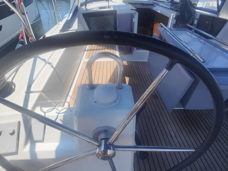 Segelbåt  för uthyrning Procida till det bästa priset 