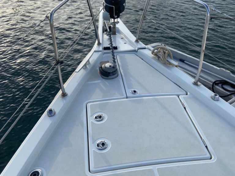 Hyr en Bénéteau Oceanis 46.1 Procida 