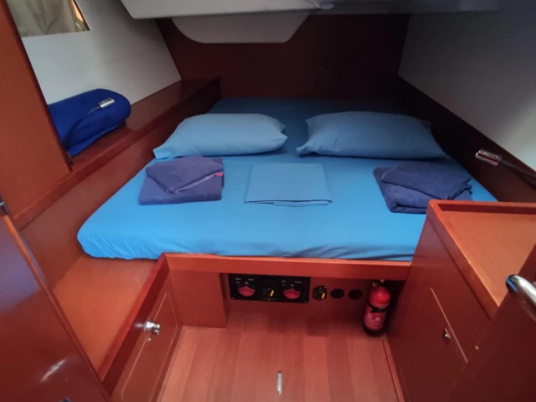 Uthyrning Segelbåt  Bénéteau med en båtlicens 