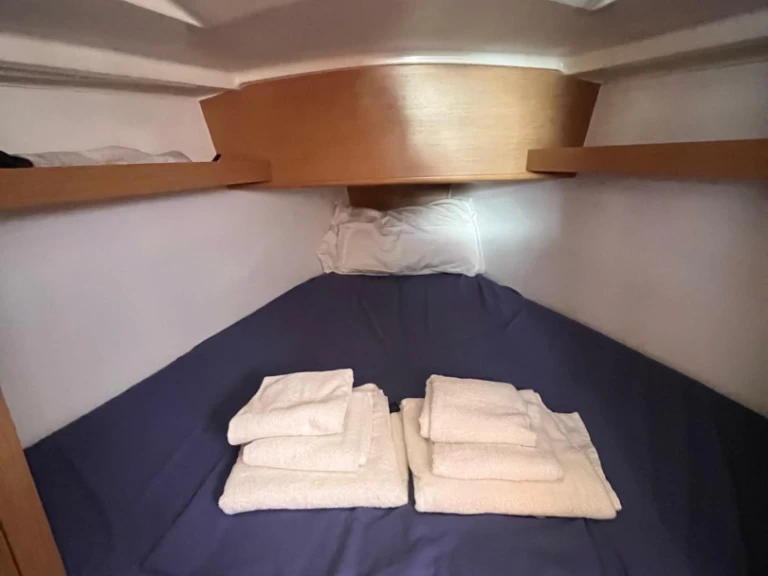 Hyr en Jeanneau Sun Odyssey 319 Cannigione 