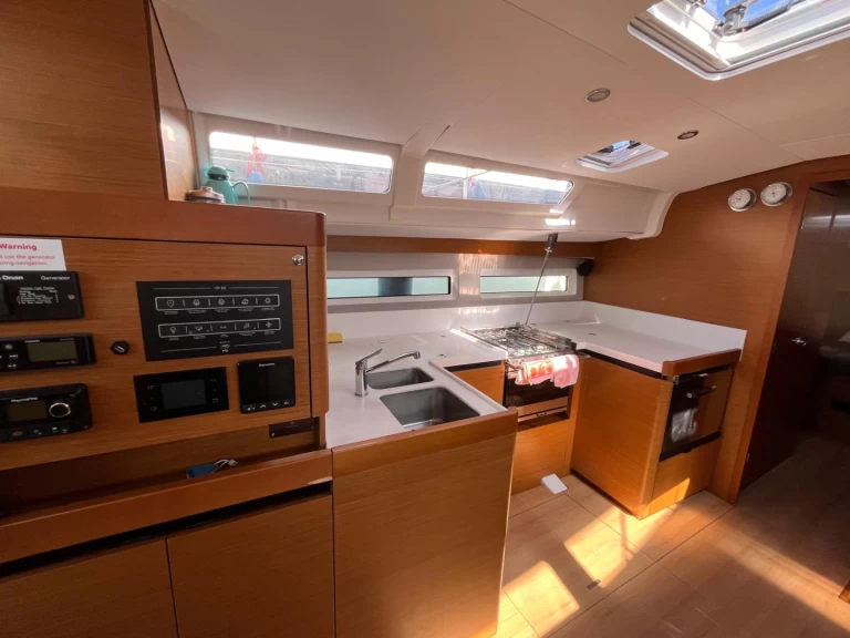 Uthyrning Cannigione - Jeanneau Sun Odyssey 490 av Samboat 