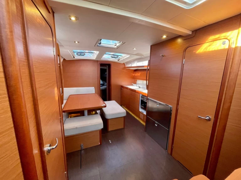 Hyra Segelbåt  med eller utan skeppare Dufour Alicante 