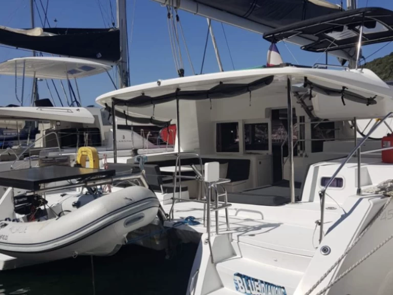 Yacht charter Figari billig LAGOON 450 S 