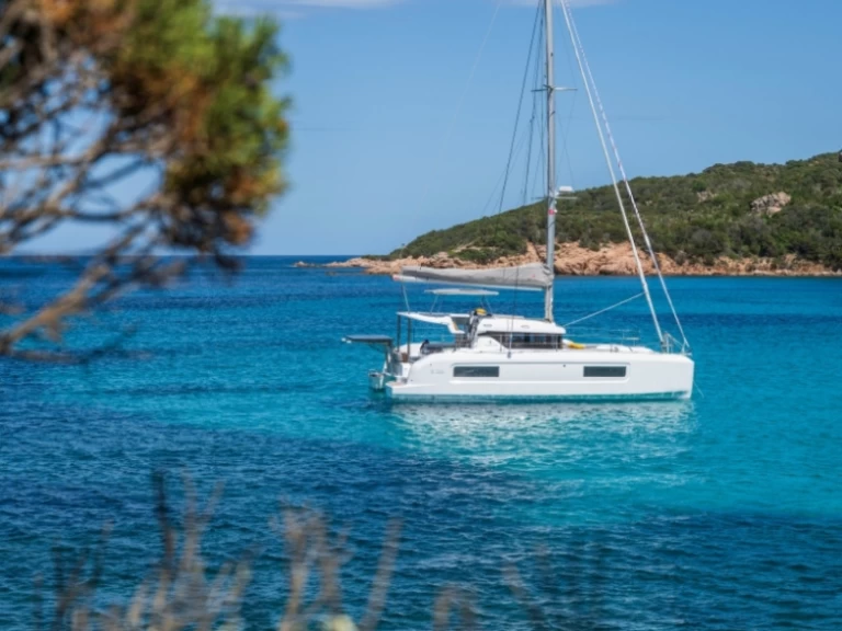 Båtuthyrning Lagoon Lagoon 38 i Figari på Samboat 
