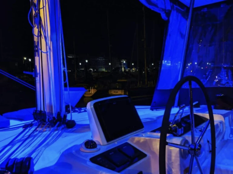 Lagoon Lagoon 46 charter bareboat eller skeppad i Figari