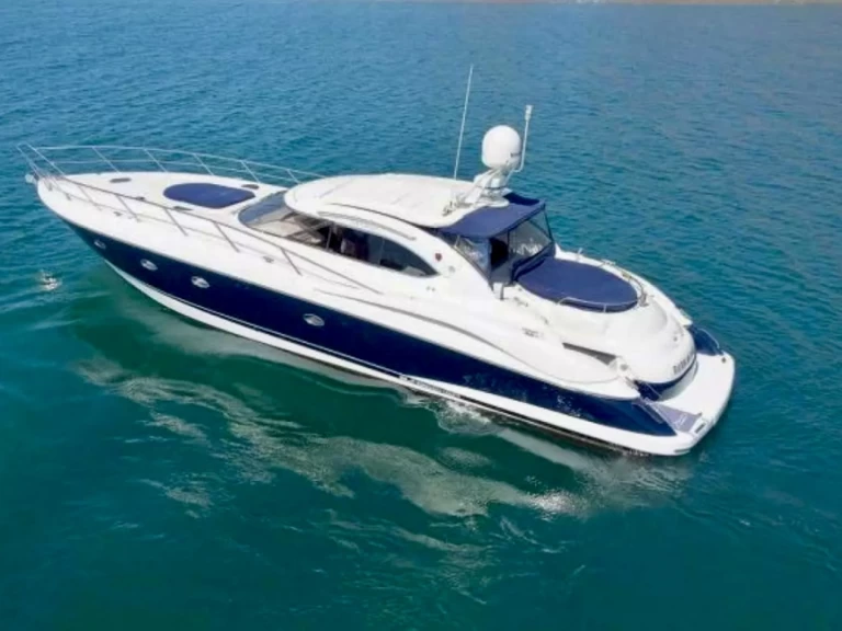Sunseeker Predator 68 charter bareboat eller skeppad i West Palm Beach