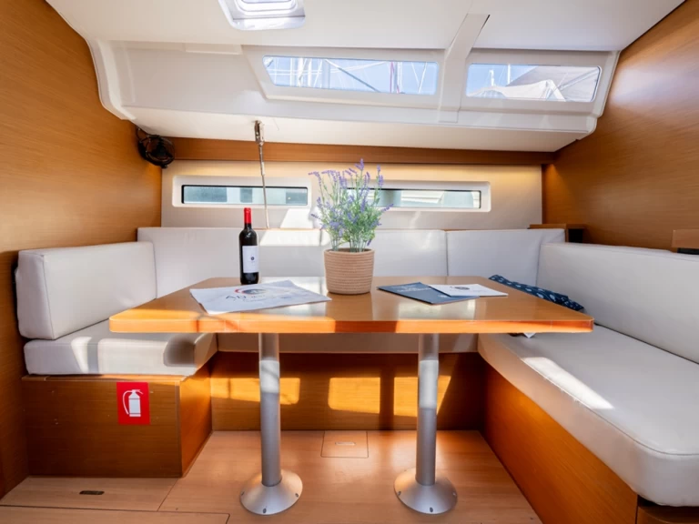 Båtuthyrning Jeanneau Sun Odyssey 490 i Rhodes (City) på Samboat 