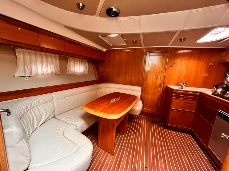 Bavaria Bavaria 37 Sport charter bareboat eller skeppad i Fethiye