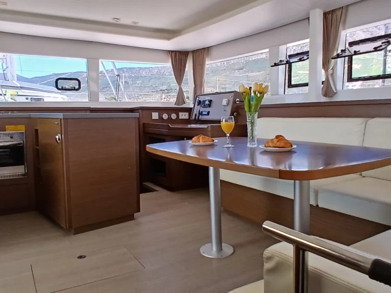 Yacht charter Kaštela billig Lagoon 450 Sport Top