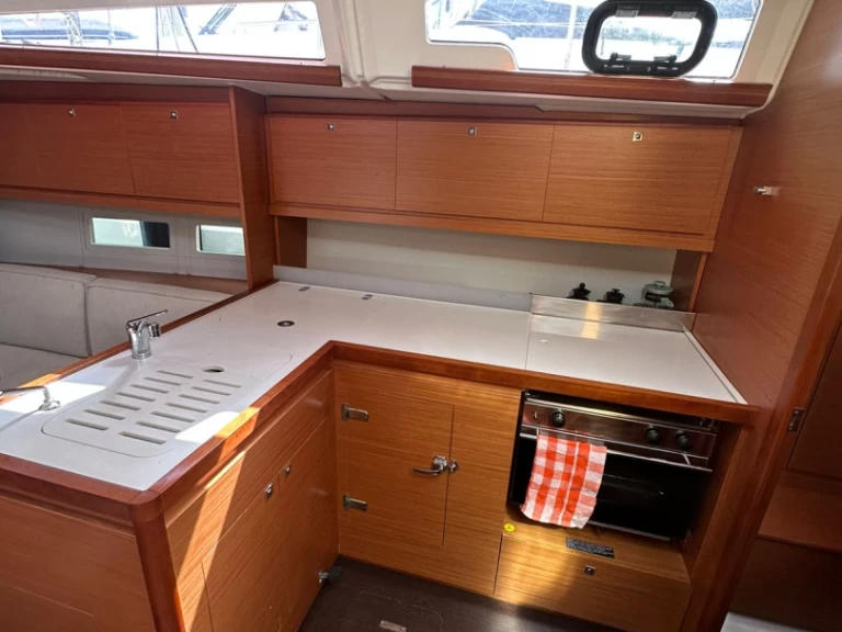 Hyra Segelbåt  med eller utan skeppare Dufour Kos  