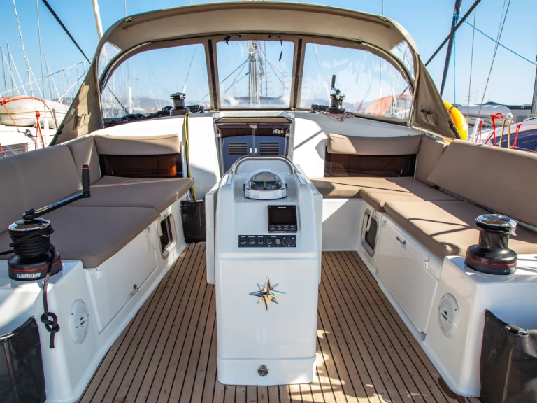 Yacht charter Lavrio billig Sun Odyssey 490