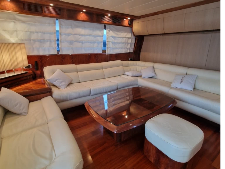 Yacht charter San Vincenzo billig 20 s