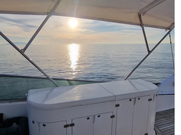 Hyra Lyx yacht med eller utan skeppare Maiora San Vincenzo 