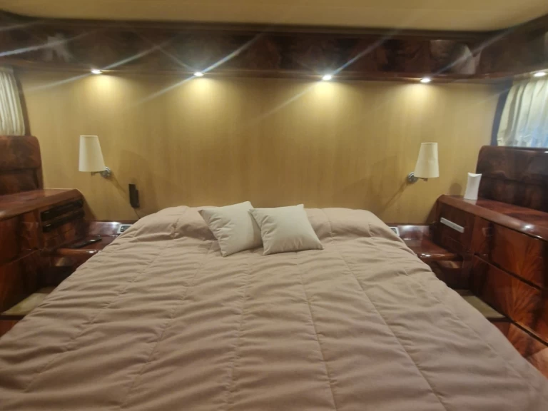 Lyx yacht för uthyrning San Vincenzo till det bästa priset 