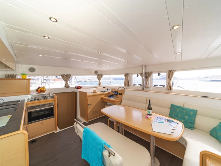 Yacht charter Fiskárdo billig Lagoon 421