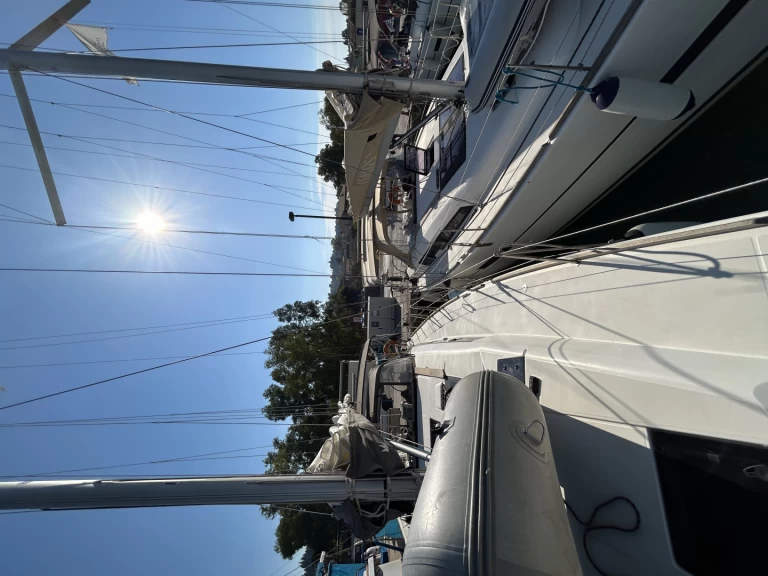 Dufour Dufour 460 Grand Large charter bareboat eller skeppad i Gouvia