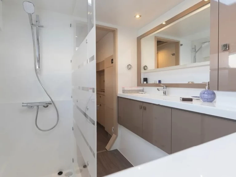 Hyr en Fountaine Pajot Astrea 42 Lavrio 