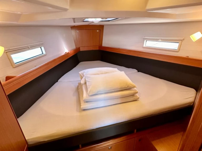 Uthyrning Segelbåt  Bavaria med en båtlicens 