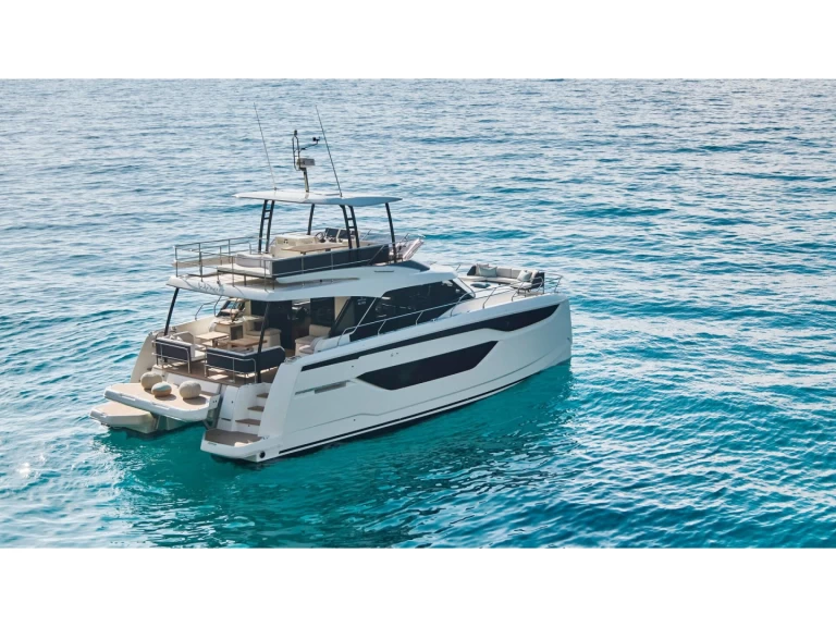 Prestige Prestige M48 charter bareboat eller skeppad i Capo d'Orlando