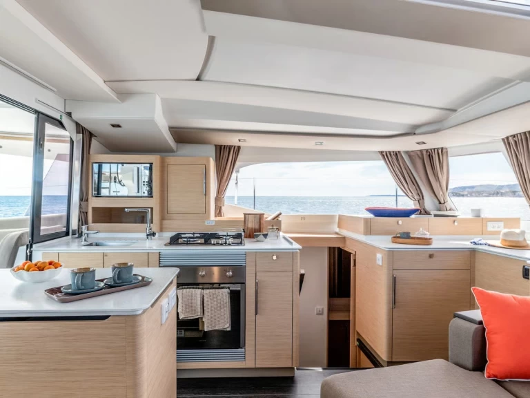 Båtuthyrning Fountaine Pajot Fountaine Pajot New 44 i Taranto på Samboat 