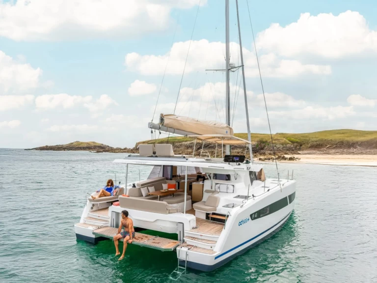 Uthyrning Katamaran  Fountaine Pajot med en båtlicens 