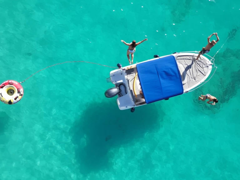 Hyra Motorbåt  med eller utan skeppare Jeanneau Marigot 