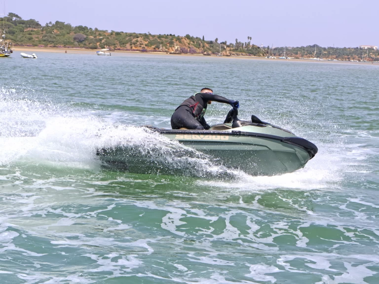 Sea-Doo GTX  charter bareboat eller skeppad i Portimão