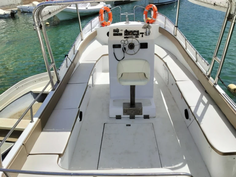 Motorbåt  för uthyrning Värld till det bästa priset 