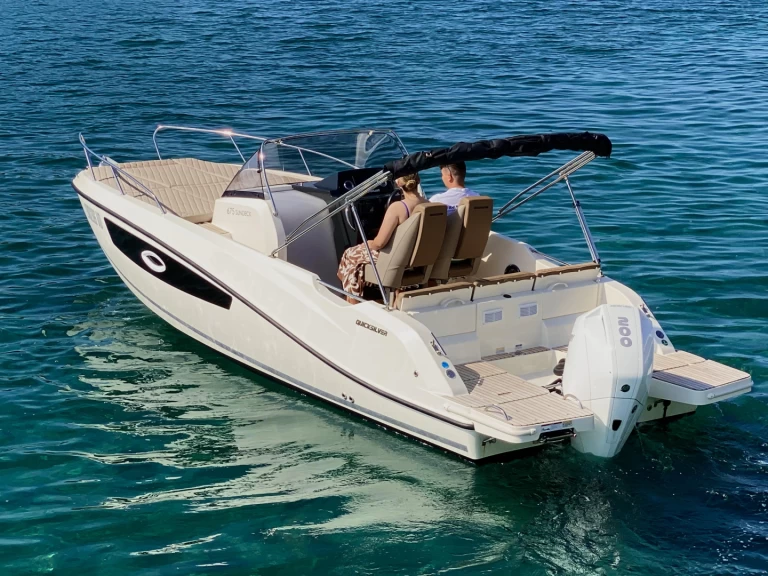 Yacht charter Tribunj billig Activ 675 Sundeck