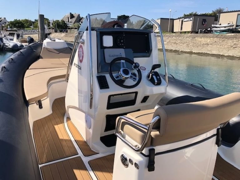 Uthyrning RIB Bwa med en båtlicens 