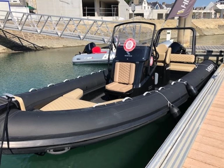 Highfield HIGHFIELD 700 charter bareboat eller skeppad i La Trinité-sur-Mer