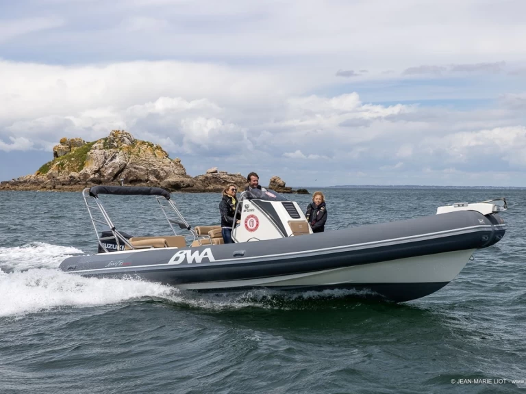 Uthyrning RIB Bwa med en båtlicens 