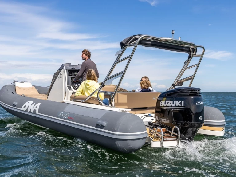 Bwa Sport 26 GTO charter bareboat eller skeppad i La Trinité-sur-Mer