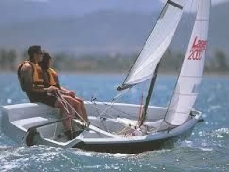 Hyr en LASER PERFORMANCE LASER 2000 Carnac 