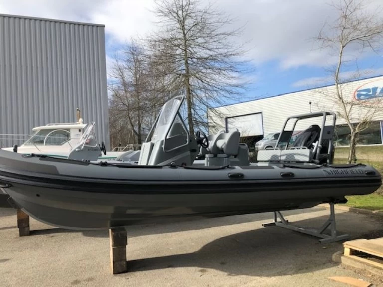 Hyra RIB med eller utan skeppare Highfield Port-Haliguen 