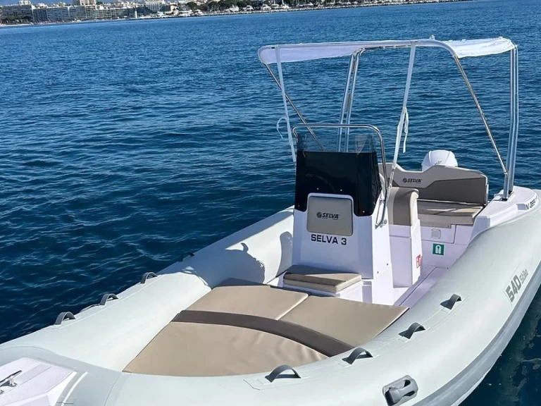Yacht charter Antibes billig Selva 540