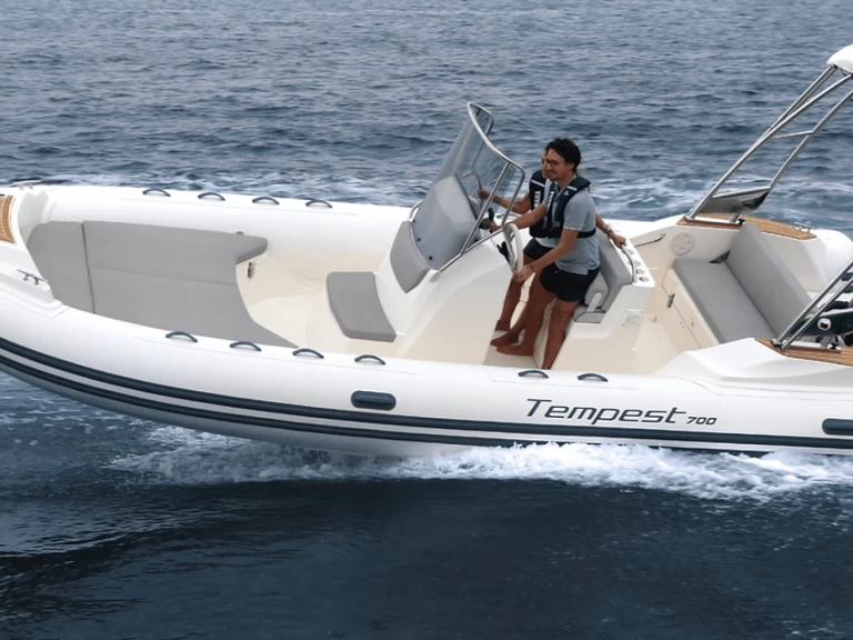Båtuthyrning Capelli Tempest 700 i Antibes på Samboat 