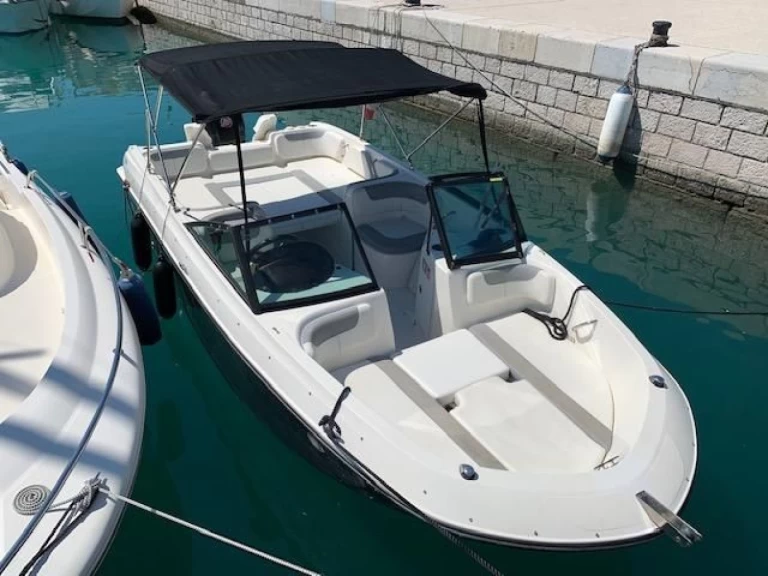 Båtuthyrning Bayliner E7 i Antibes på Samboat 