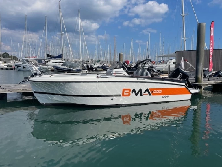 Hyr en BMA BOATS BMA X222 La Trinité-sur-Mer 
