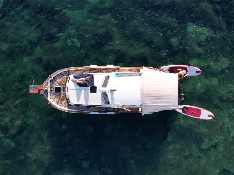 Yacht charter Mahon billig llaut menorquin