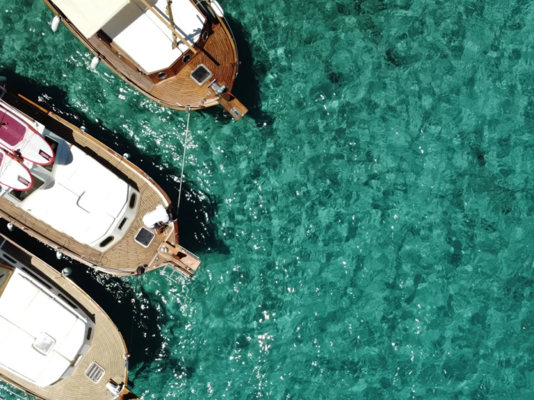 Hyra Motorbåt  med eller utan skeppare Capeador Mahon 