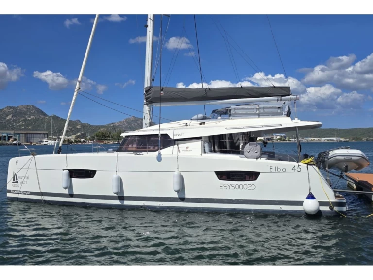 Uthyrning Katamaran  Fountaine Pajot med en båtlicens 