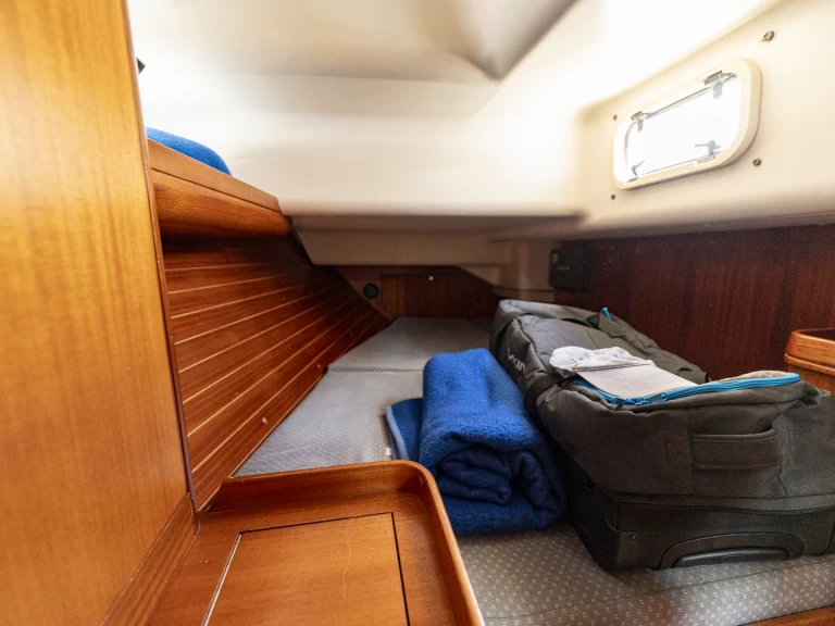 Uthyrning Segelbåt  Elan med en båtlicens 