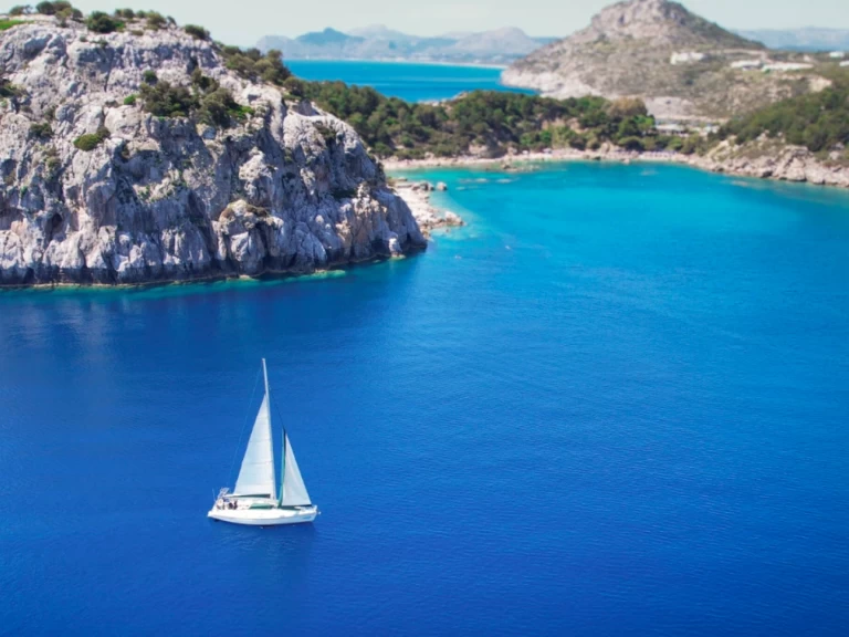 Uthyrning Segelbåt  Bénéteau med en båtlicens 