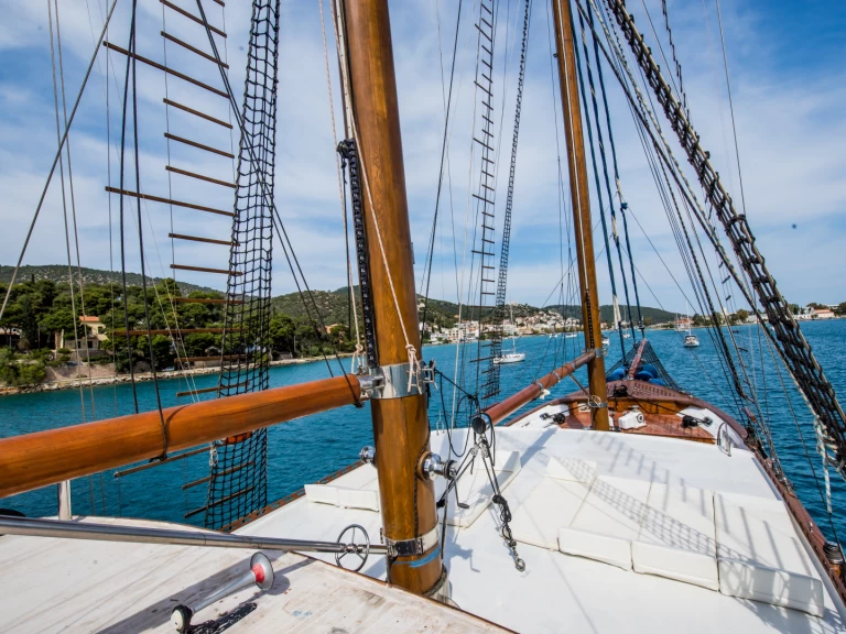 Hyr en  Gulet Alimos 