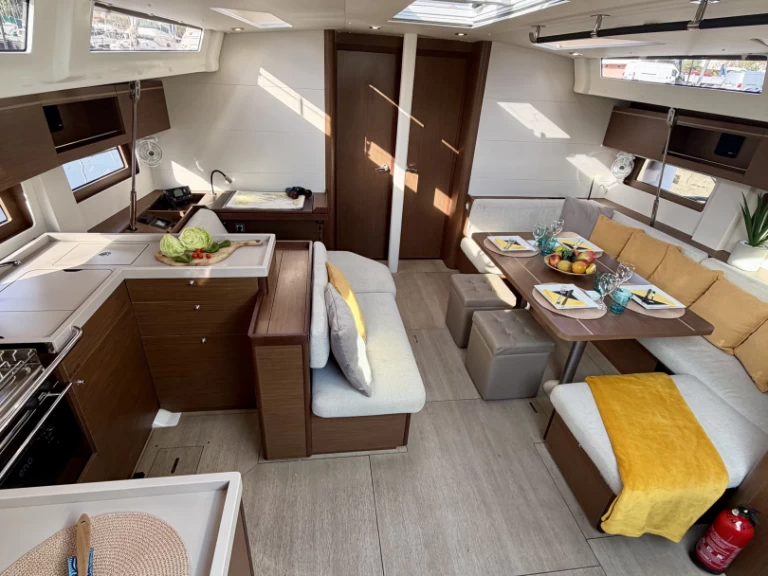 Uthyrning Segelbåt  Bénéteau med en båtlicens 