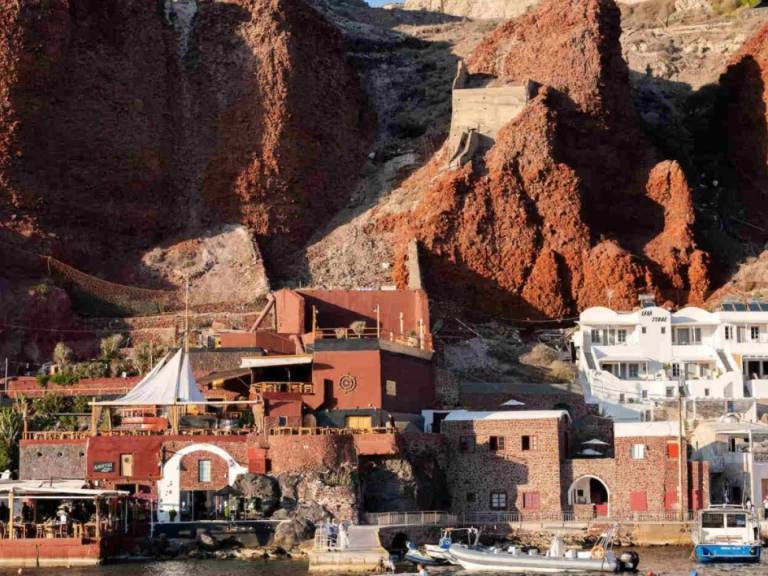 Hyra Lyx yacht med eller utan skeppare Targa Santorini Port 