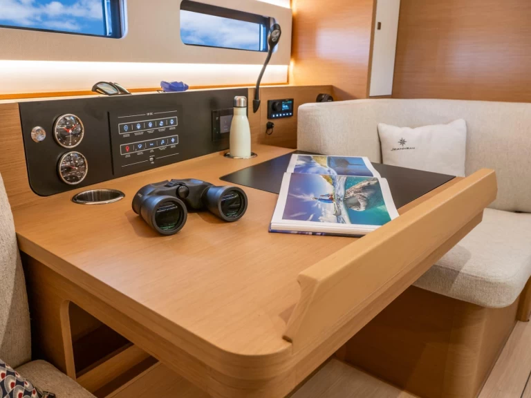 Segelbåt  för uthyrning Níkiti till det bästa priset 